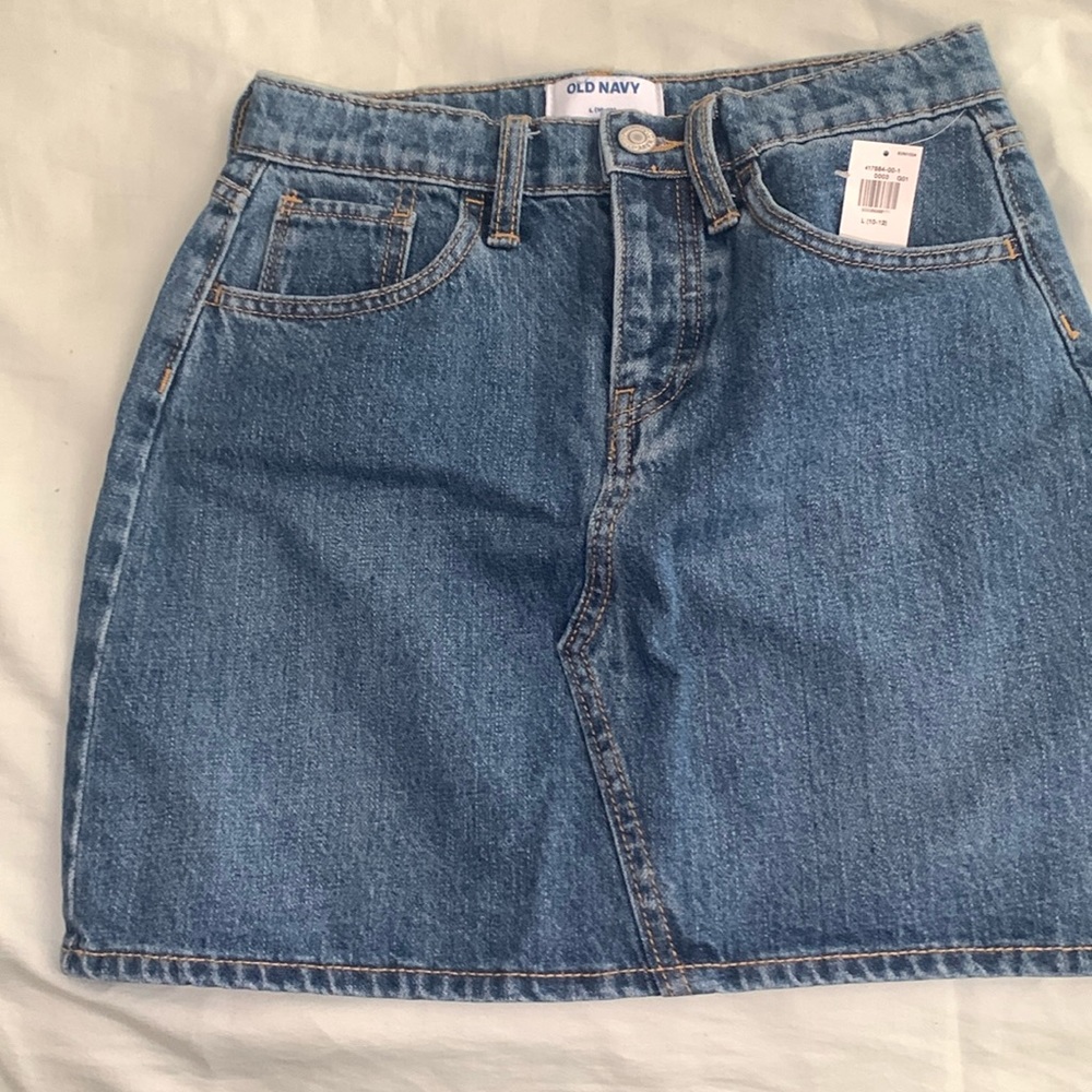 My granddaughter did not like this skirt from old navy kids 10-12